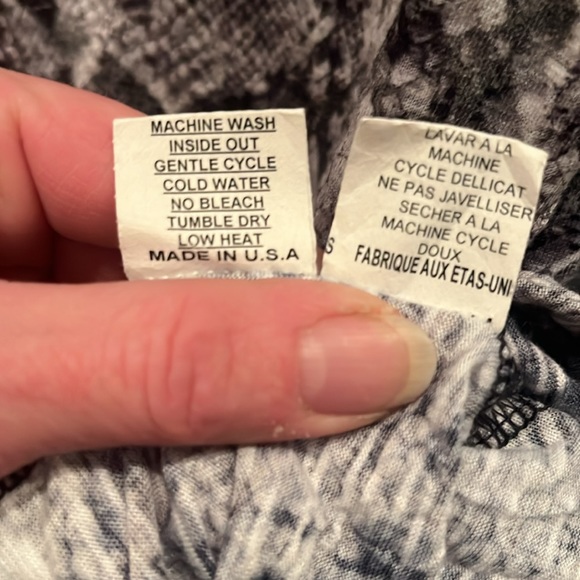 Snakeprint Buttondown from David Cline, Size S. Snaps that look like buttons. - Picture 9 of 11